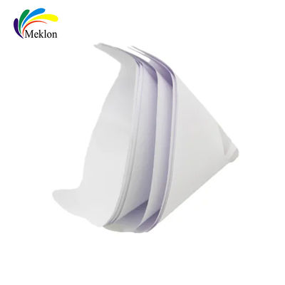 অটোমোটিভ মেরামতের সরবরাহ কার পেইন্টের জন্য ফানেল পেপার দিয়ে দক্ষতার সাথে আবরণ নিষ্কাশন করুন